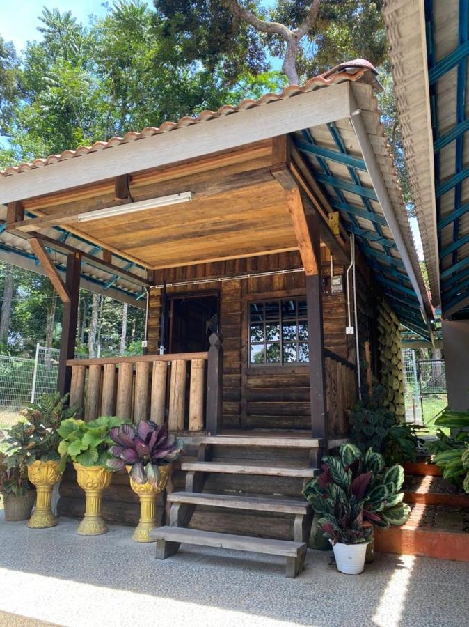 Homestay Dusun Ana Balun Slim River Kültér fotó